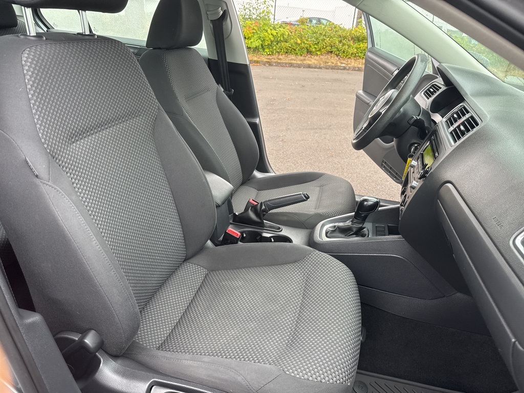 2013 Volkswagen Jetta 2.0 Base photo 21