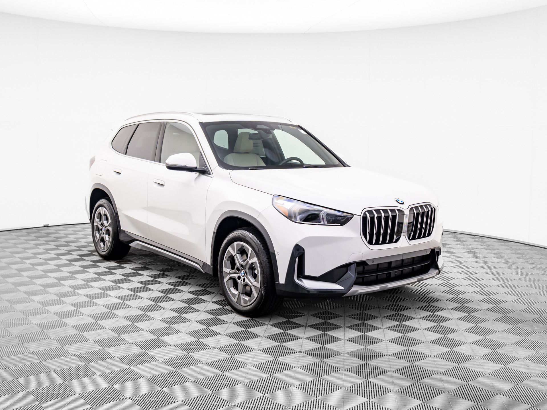 2025 Bmw X1 XDrive28i photo 4