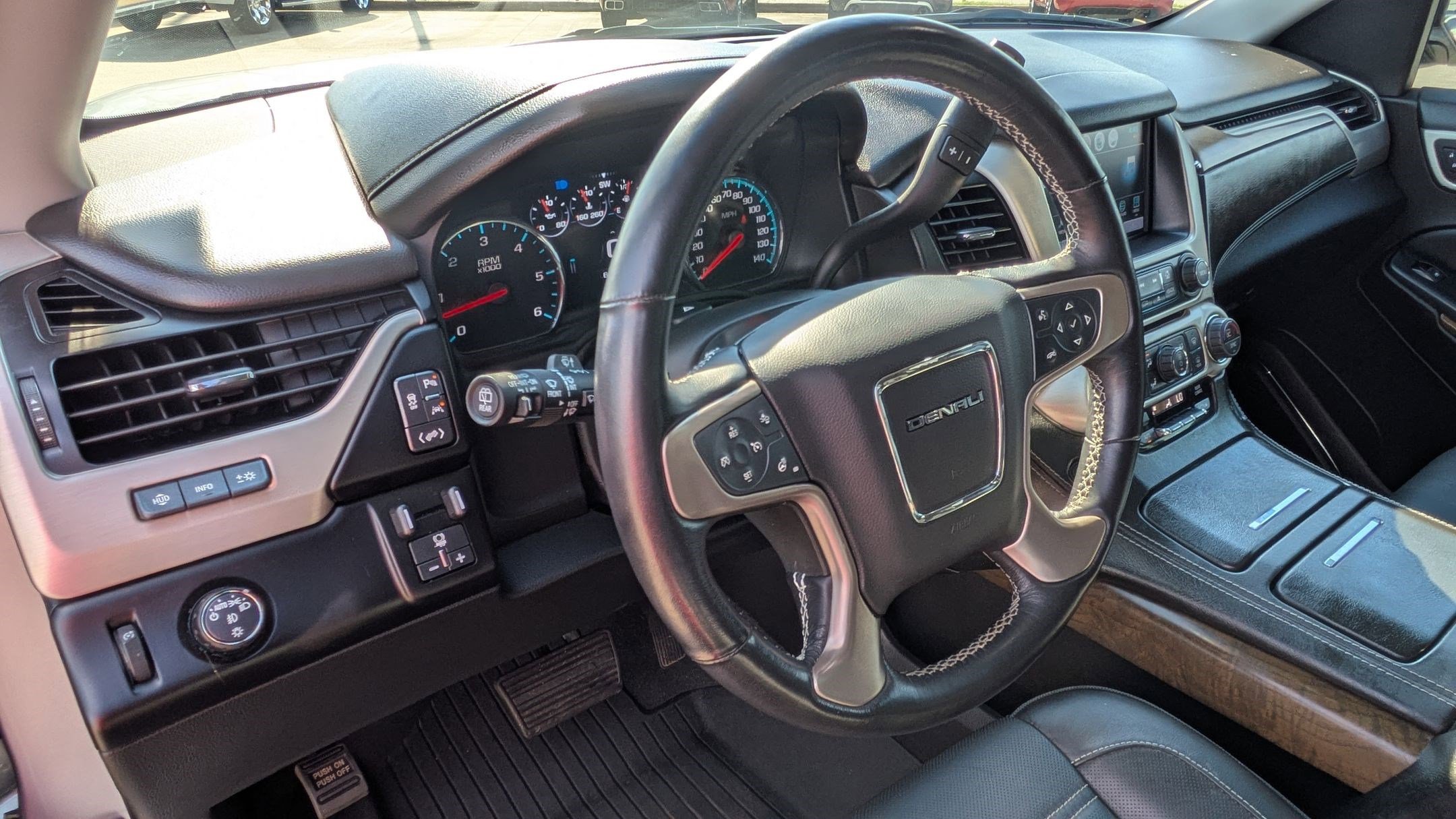 2020 Gmc Yukon XL Denali photo 11