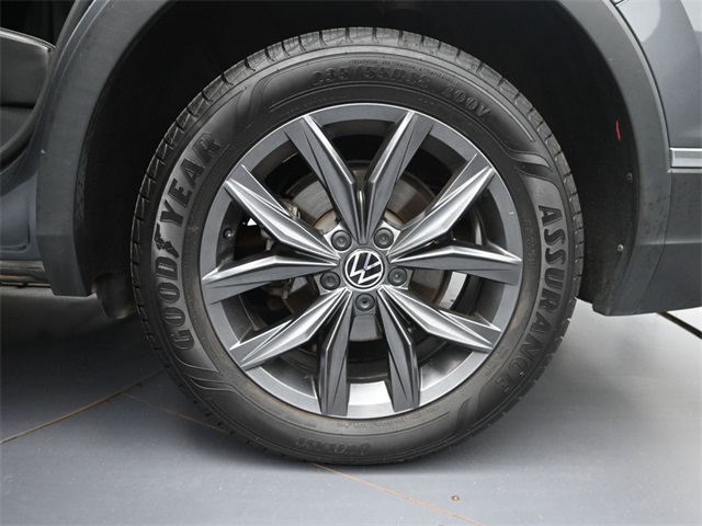 2022 Volkswagen Tiguan SE photo 13