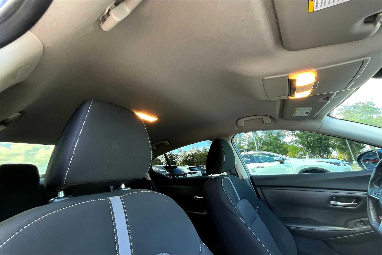 2022 Nissan Sentra SV photo 13