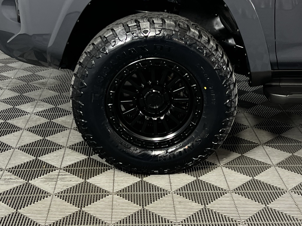 2024 Toyota 4Runner SR5 photo 8
