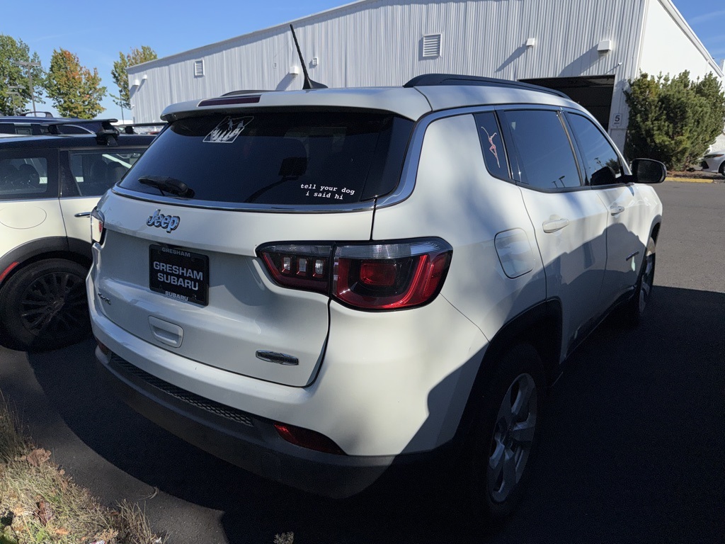 2018 Jeep Compass Latitude photo 2