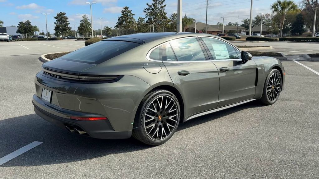 2025 Porsche Panamera 4 photo 8