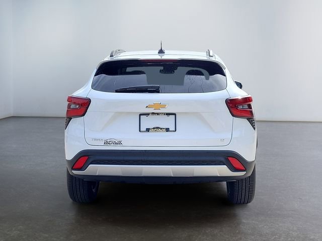 2026 Chevrolet Trax LT photo 4