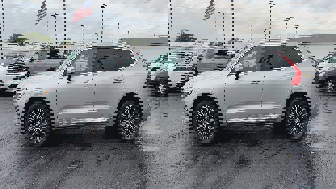 2022 Volvo XC60 B5 Inscription photo 5