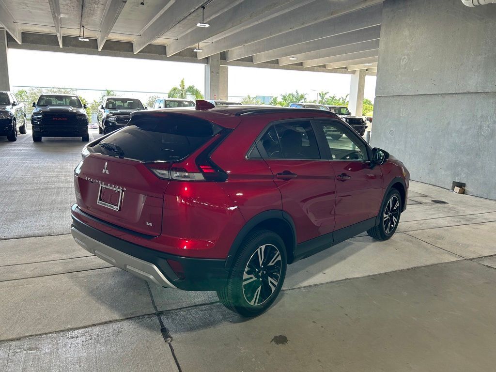 2024 Mitsubishi Eclipse Cross SE photo 3