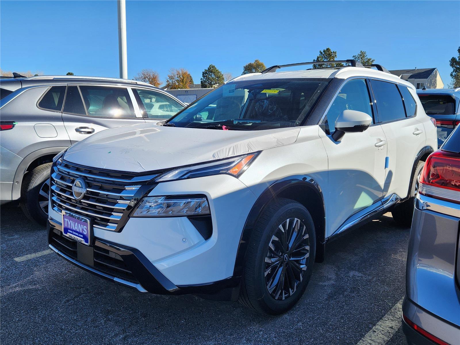 2026 Nissan Rogue Platinum photo 2