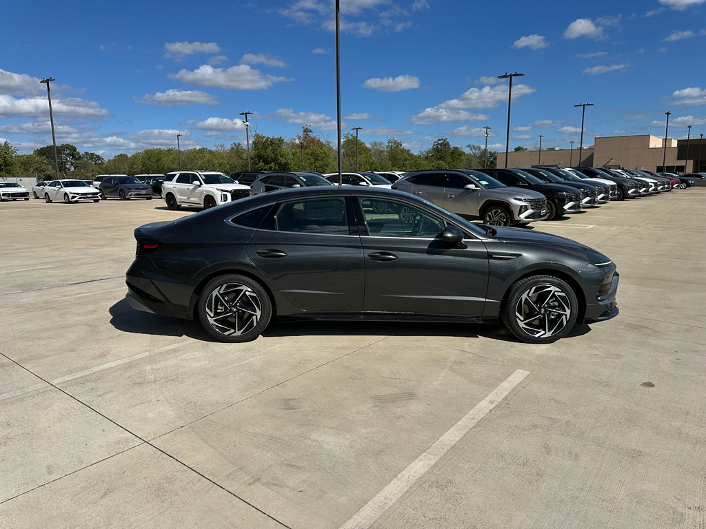 2026 Hyundai Sonata SEL Sport photo 4