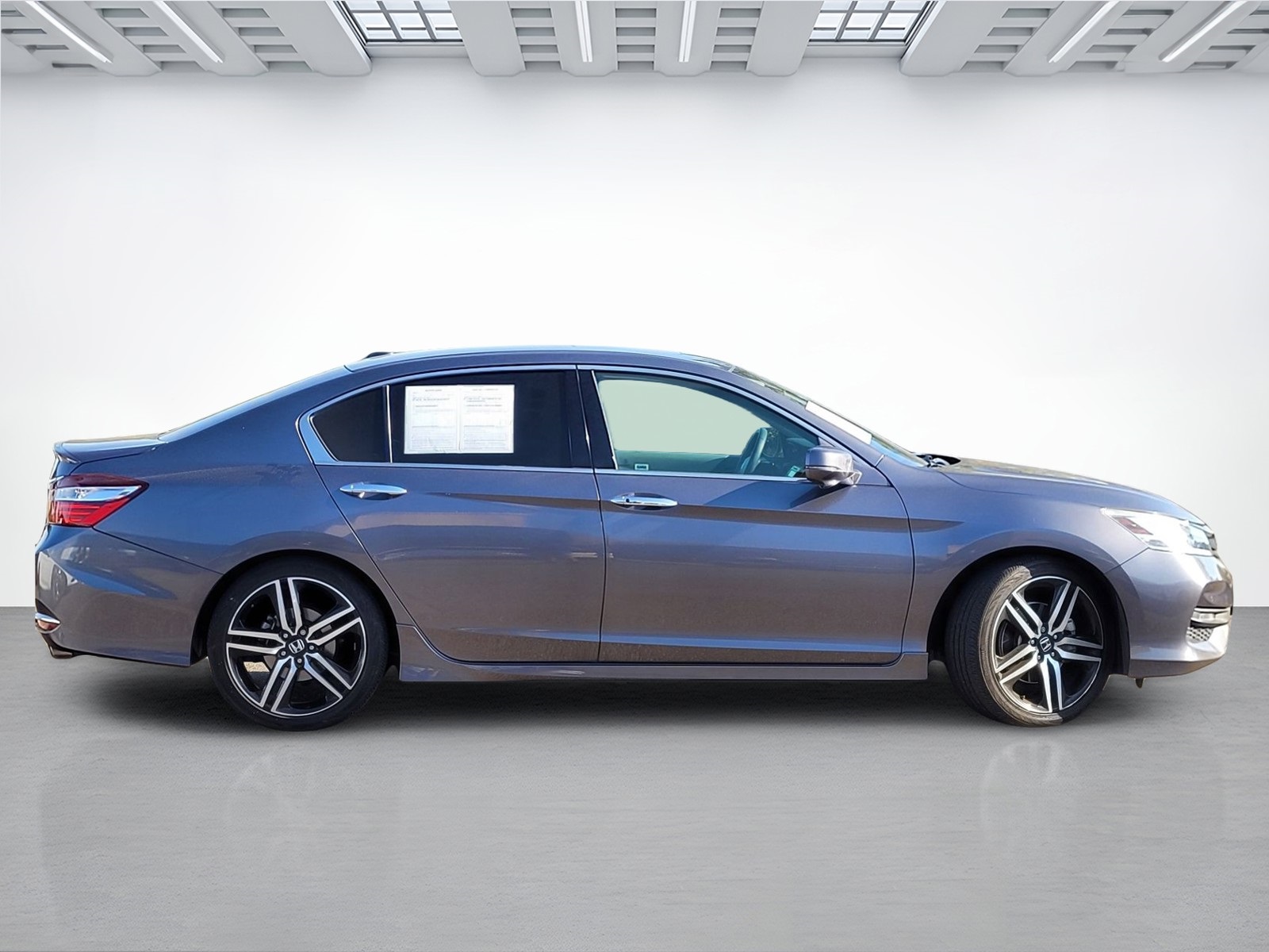 2017 Honda Accord Touring photo 3