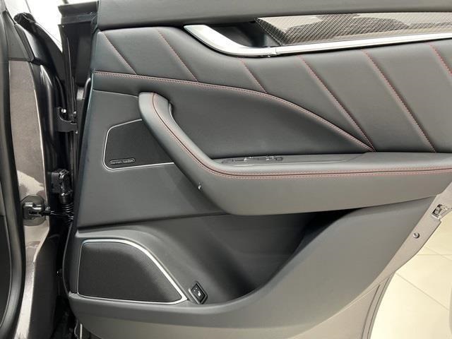 2024 Maserati Levante Modena photo 17