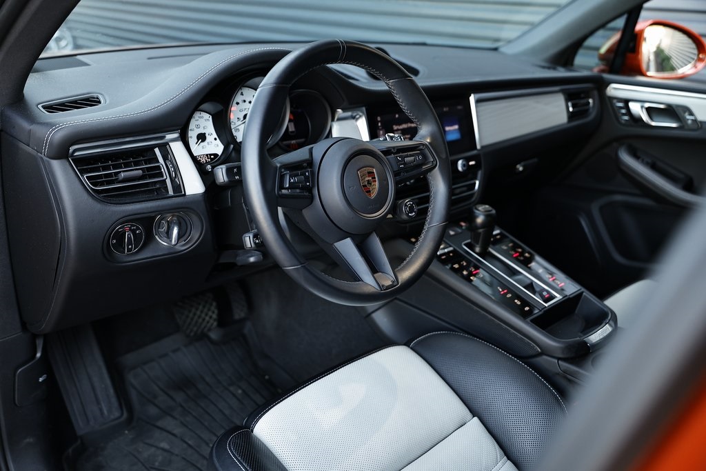 2024 Porsche Macan GTS photo 4