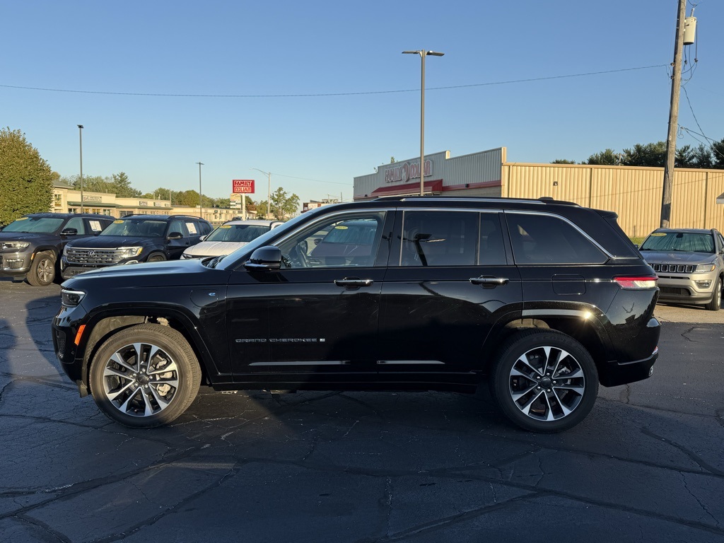 2023 Jeep Cherokee Overland 4xe photo 4