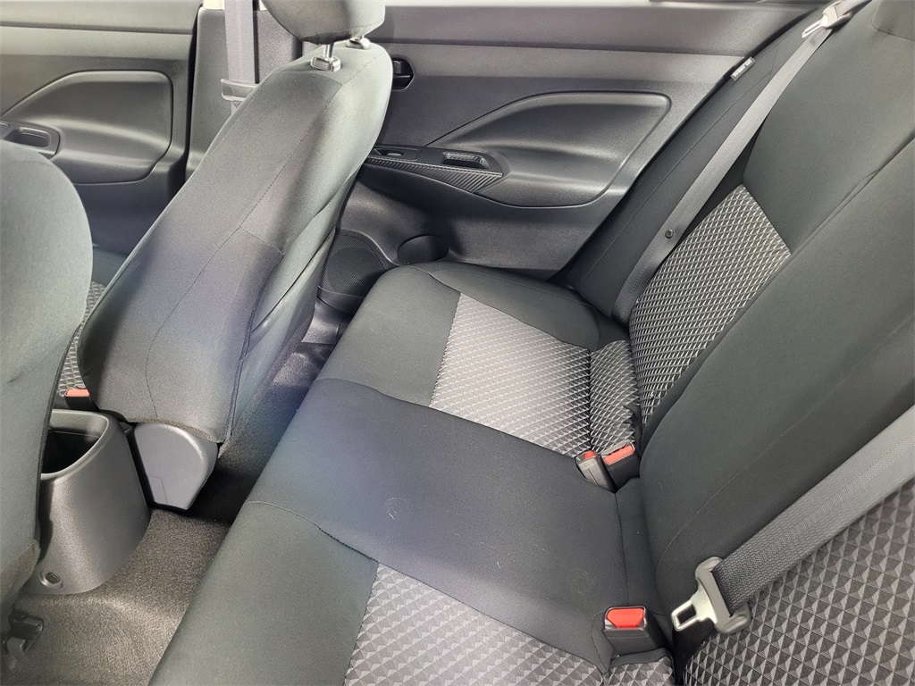 2024 Nissan Versa 1.6 S photo 8
