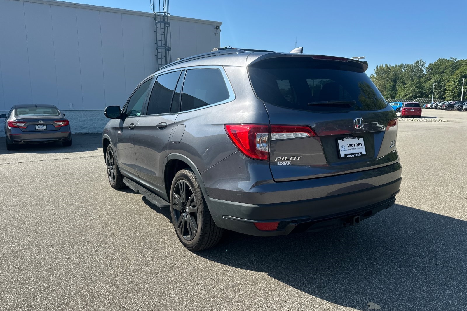 2021 Honda Pilot Special Edition photo 3