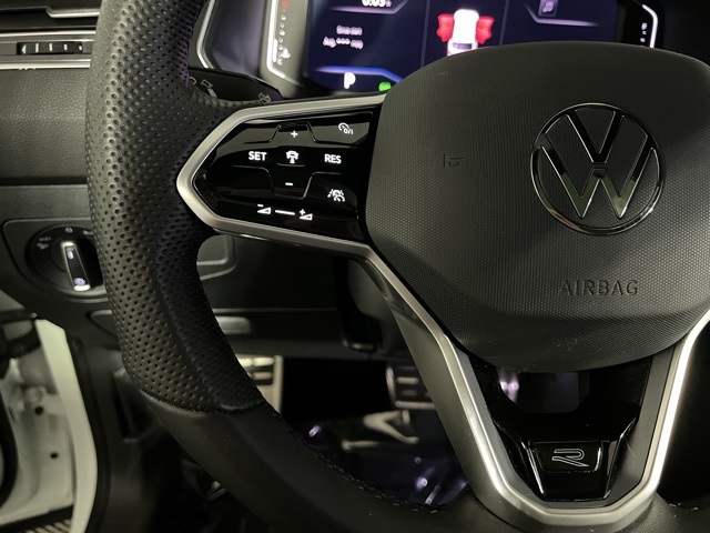 2024 Volkswagen Tiguan SEL R-Line Black photo 16