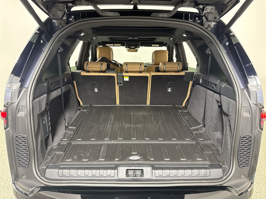 2025 Land Rover Discovery SE photo 22