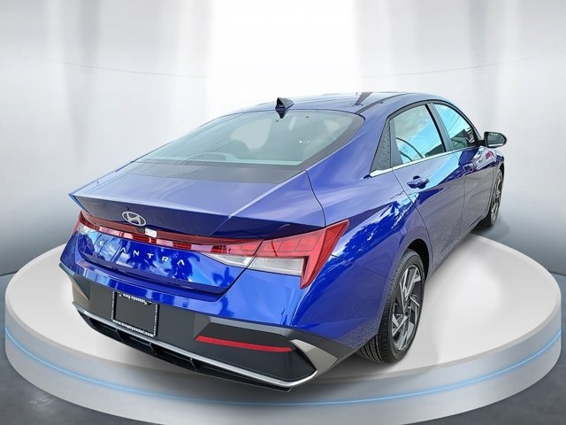 2025 Hyundai Elantra SEL Convenience photo 4