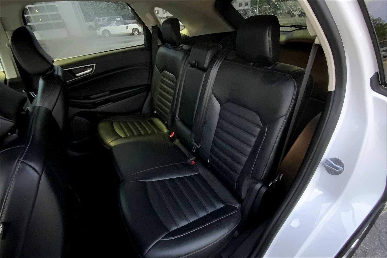 2024 Ford Edge SEL photo 18