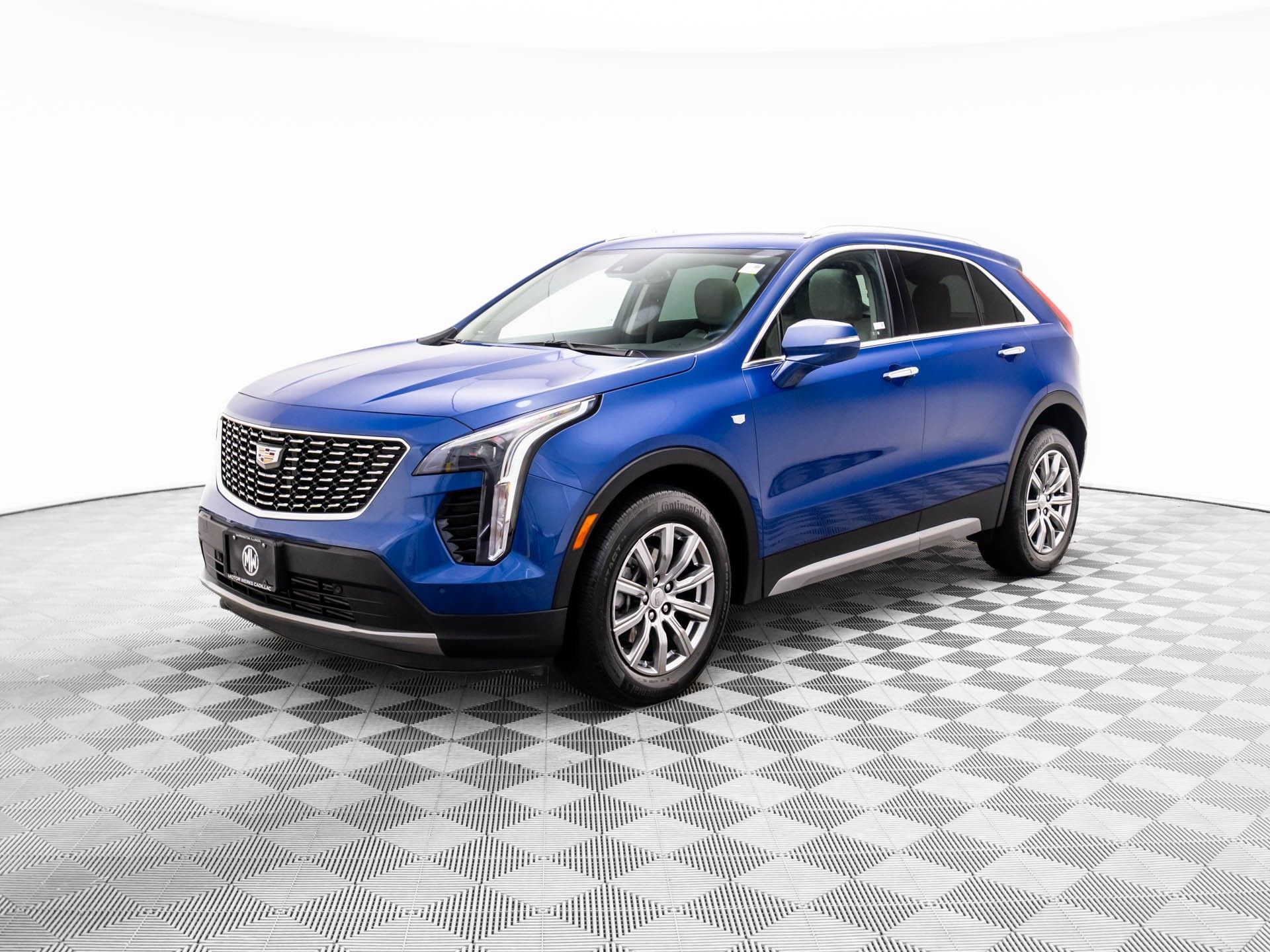 2023 Cadillac XT4 Premium Luxury photo 2
