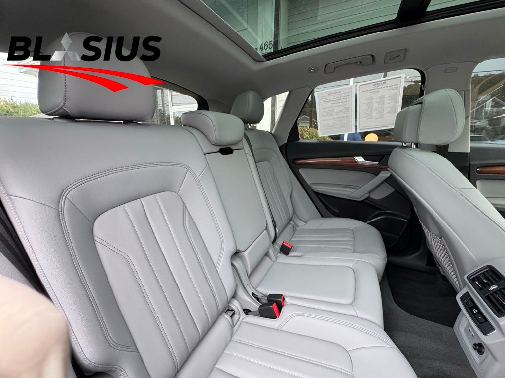 2022 Audi Q5 45 S line Premium photo 7