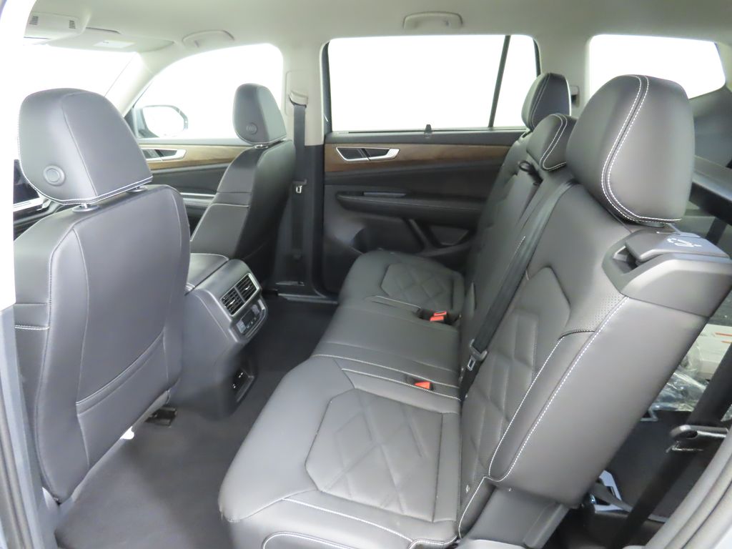 2026 Volkswagen Atlas SE Technology photo 21