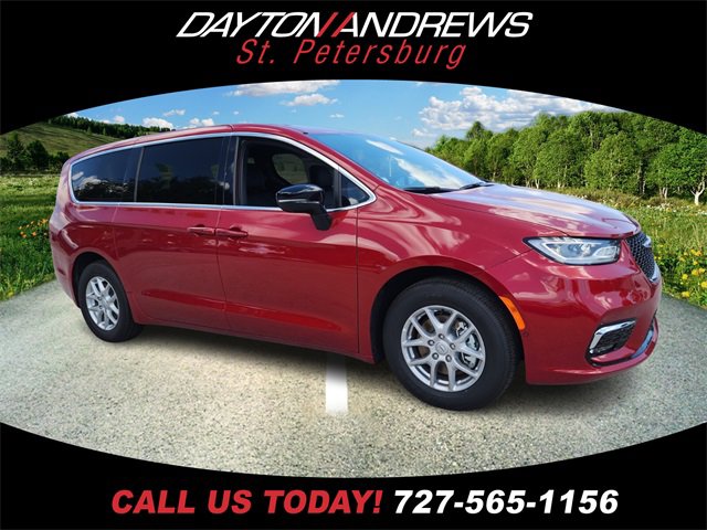 2026 Chrysler Pacifica Select's photo