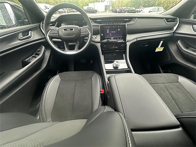 2025 Jeep Grand Cherokee Altitude X photo 16