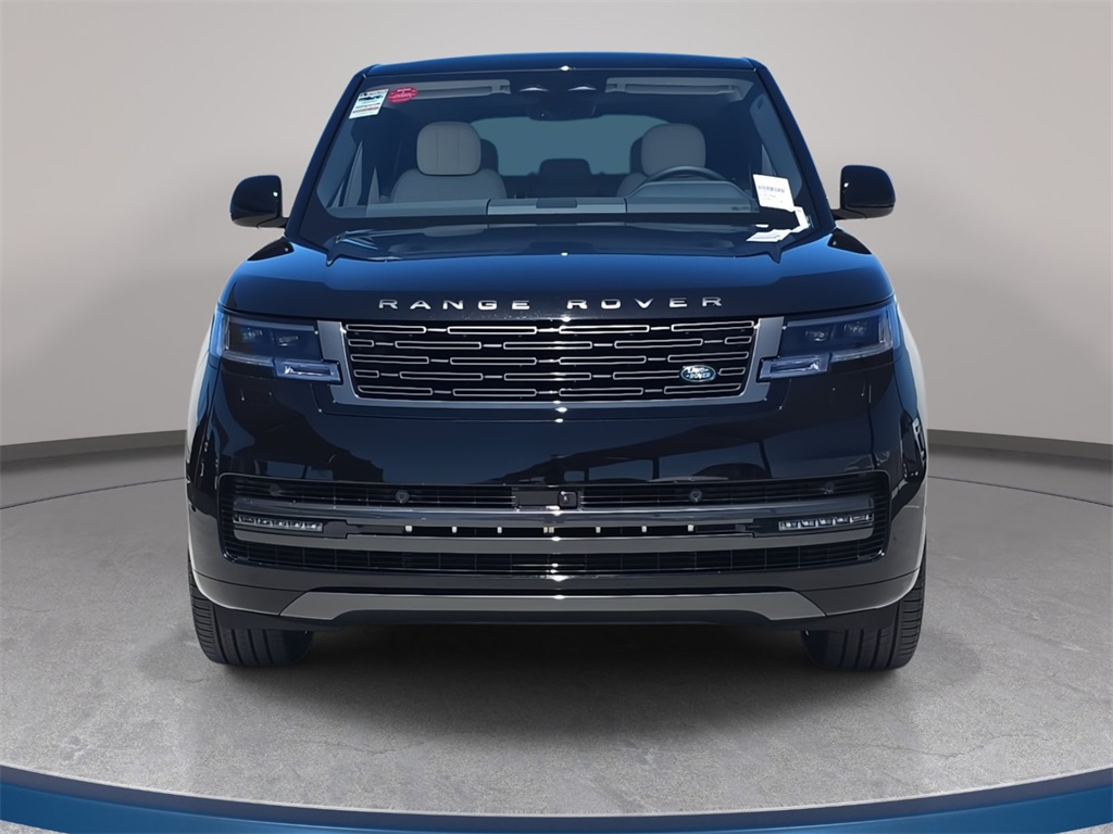 2025 Land Rover Range Rover SE photo 2
