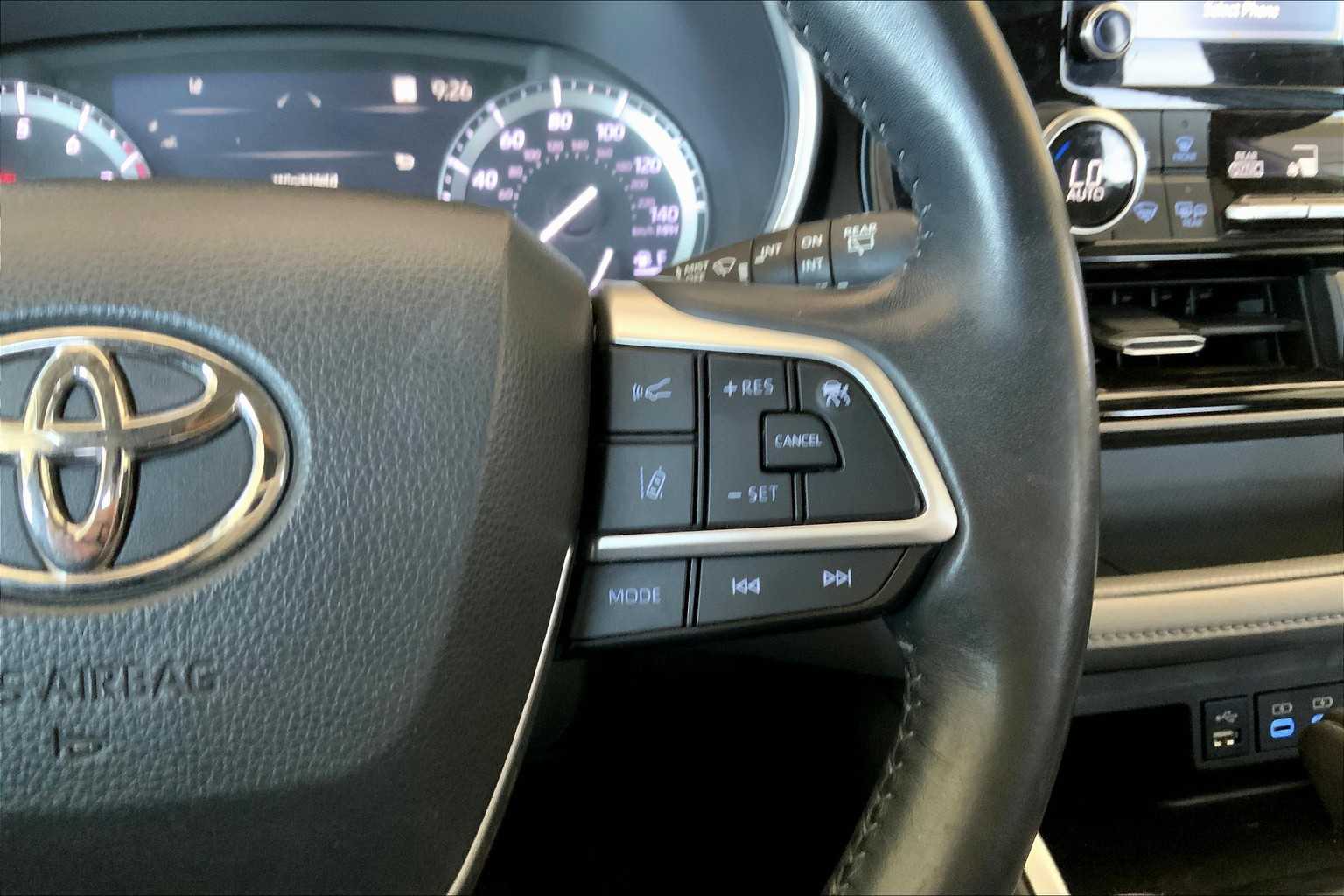 2022 Toyota Highlander XLE photo 46