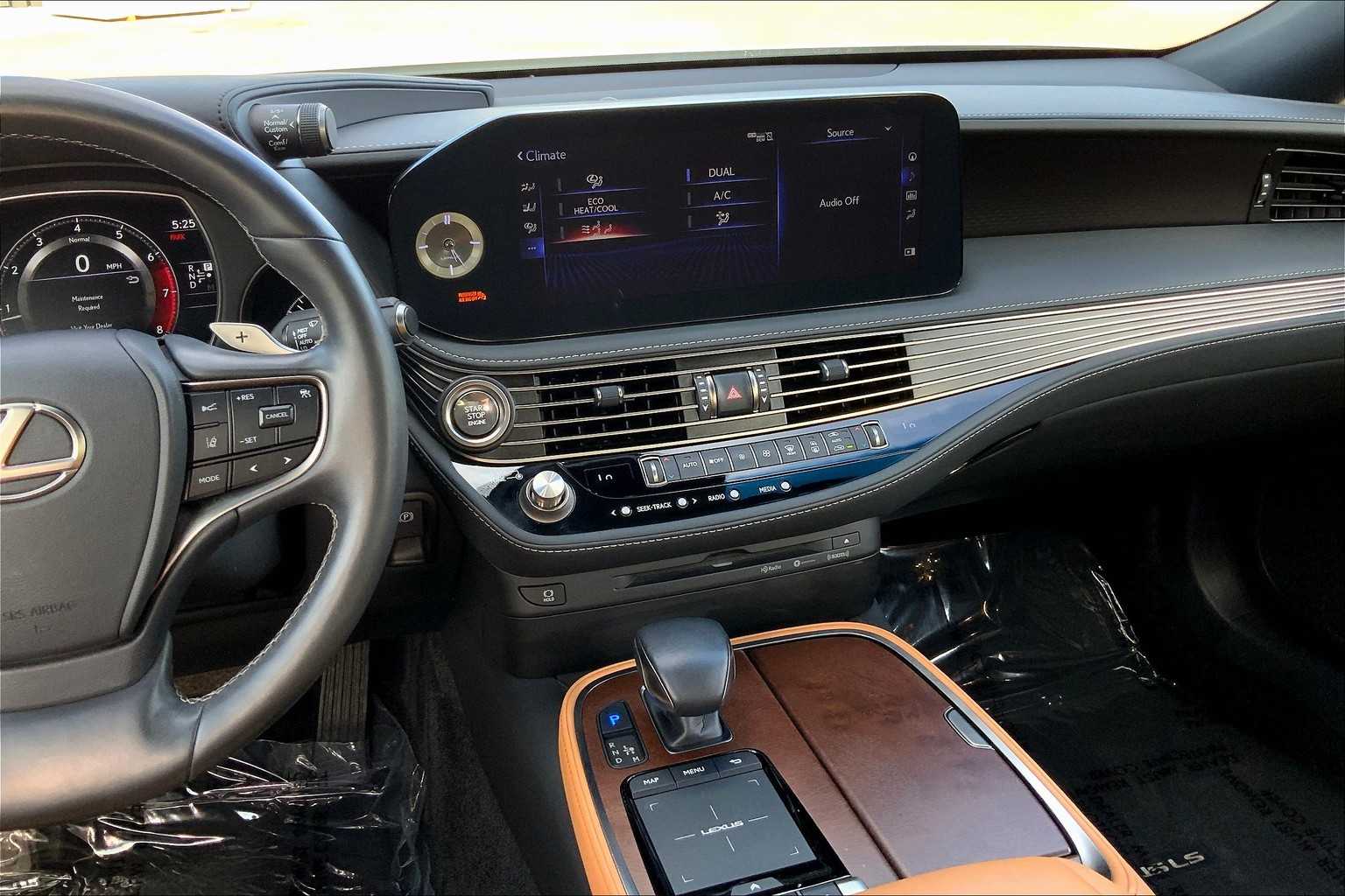 2022 Lexus LS 500 photo 6