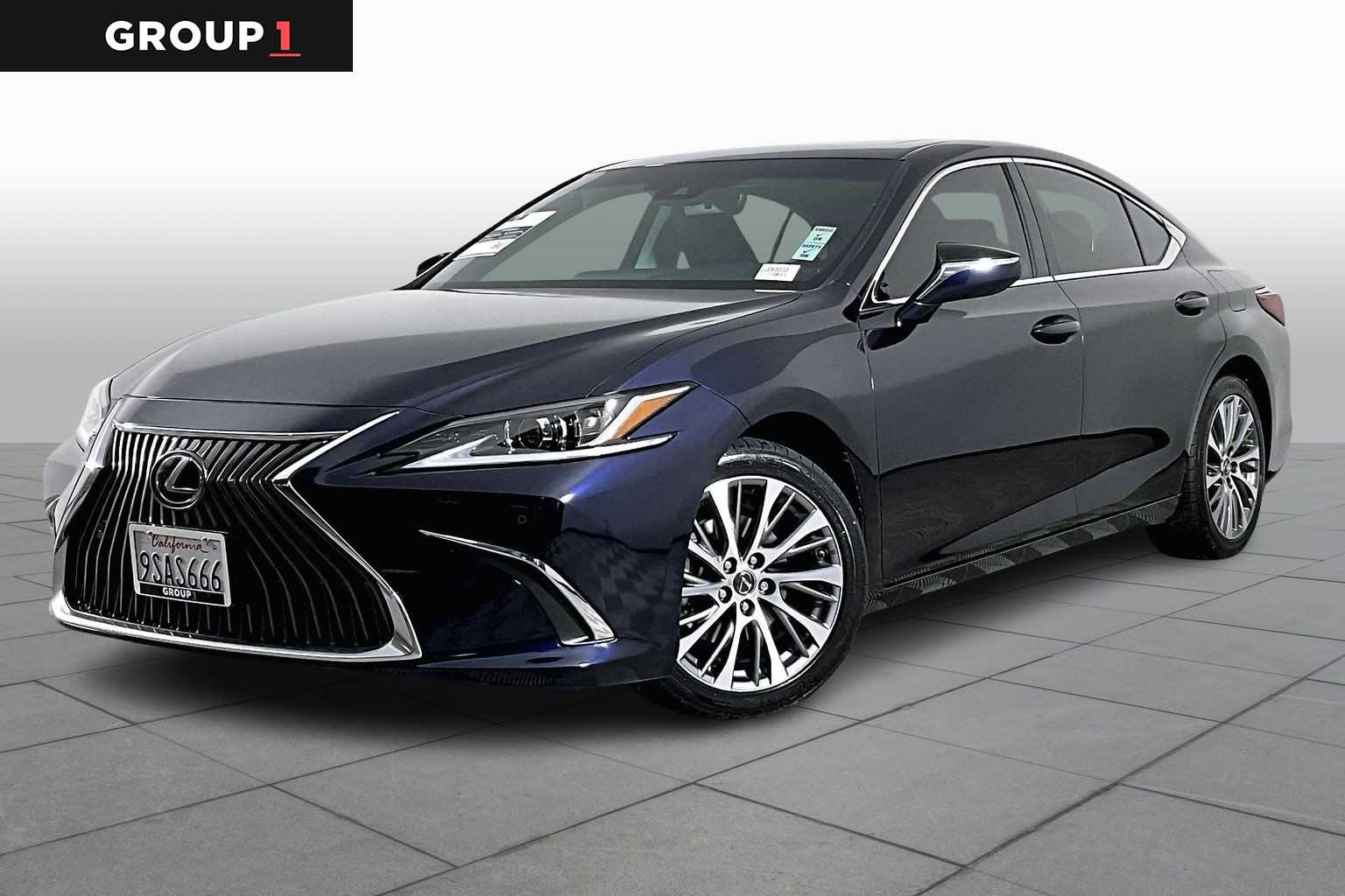 2020 Lexus ES 350's photo