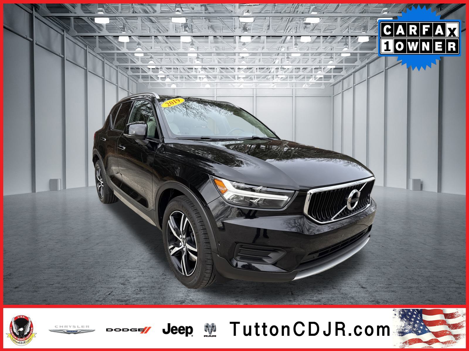 2019 Volvo XC40 Momentum's photo