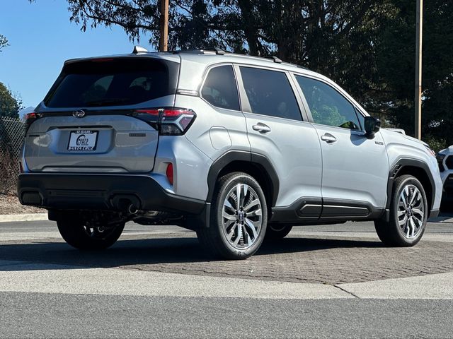 2025 Subaru Forester Touring photo 4