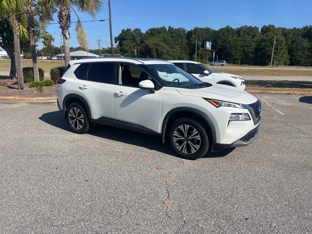 2023 Nissan Rogue SV's photo