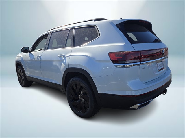 2026 Volkswagen Atlas SE photo 3