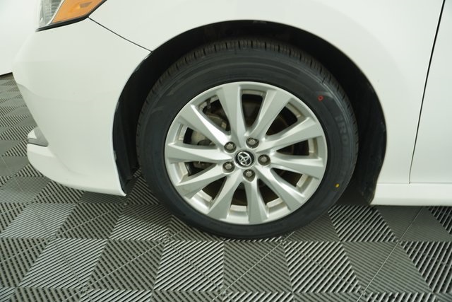 2020 Toyota Camry LE photo 15