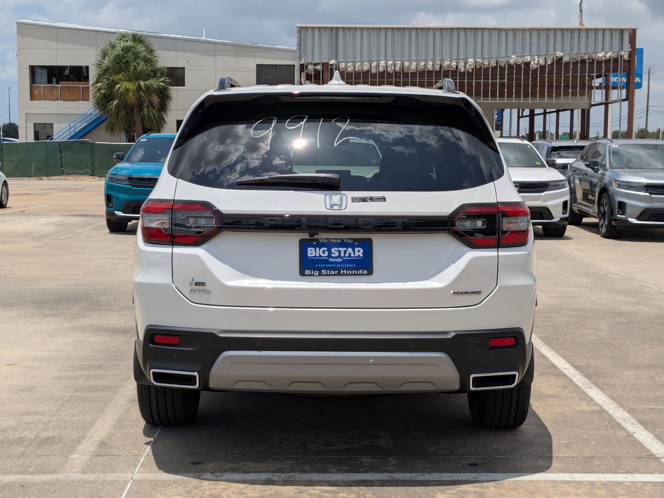 2025 Honda Pilot Touring photo 2