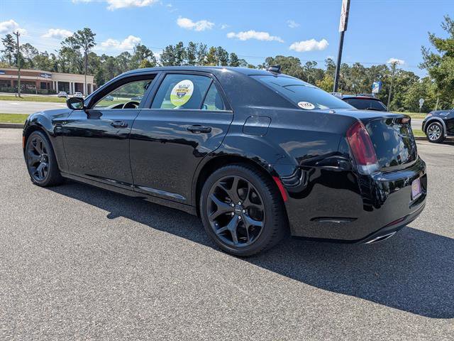 2022 Chrysler 300 Touring photo 13