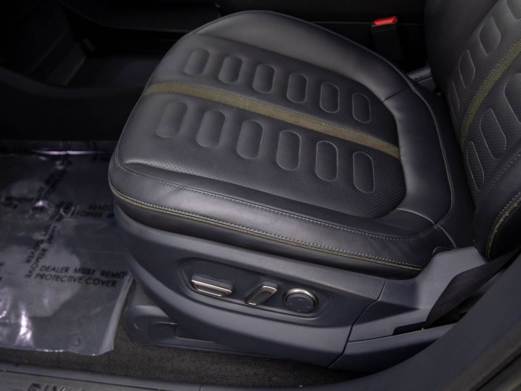 2022 Rivian R1S Launch Edition photo 16
