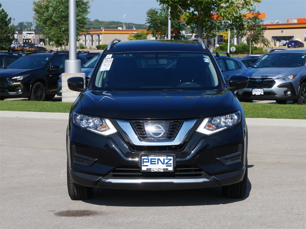 Used 2017 Nissan Rogue SV with VIN JN8AT2MT4HW152582 for sale in Rochester, Minnesota
