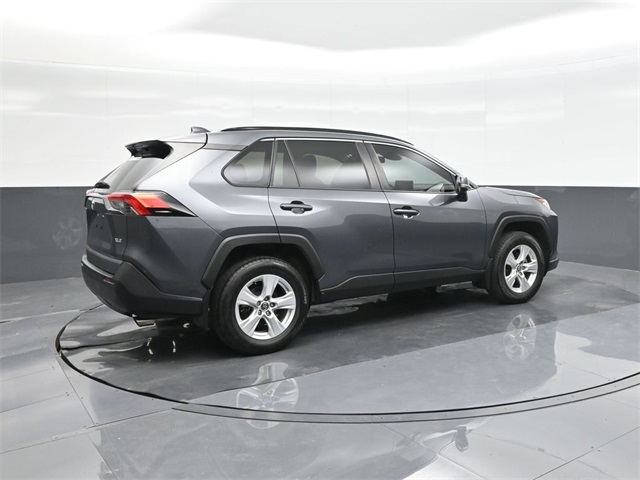 2021 Toyota RAV4 XLE photo 4