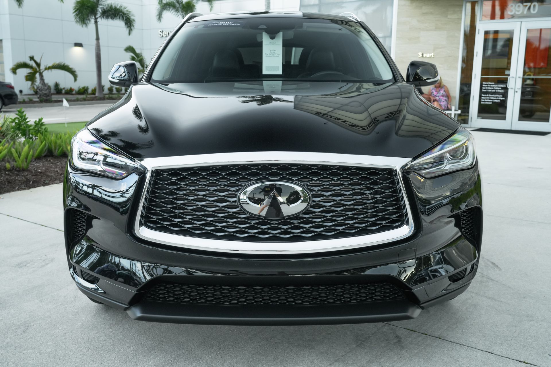 2025 Infiniti QX50 Luxe AWD photo 3