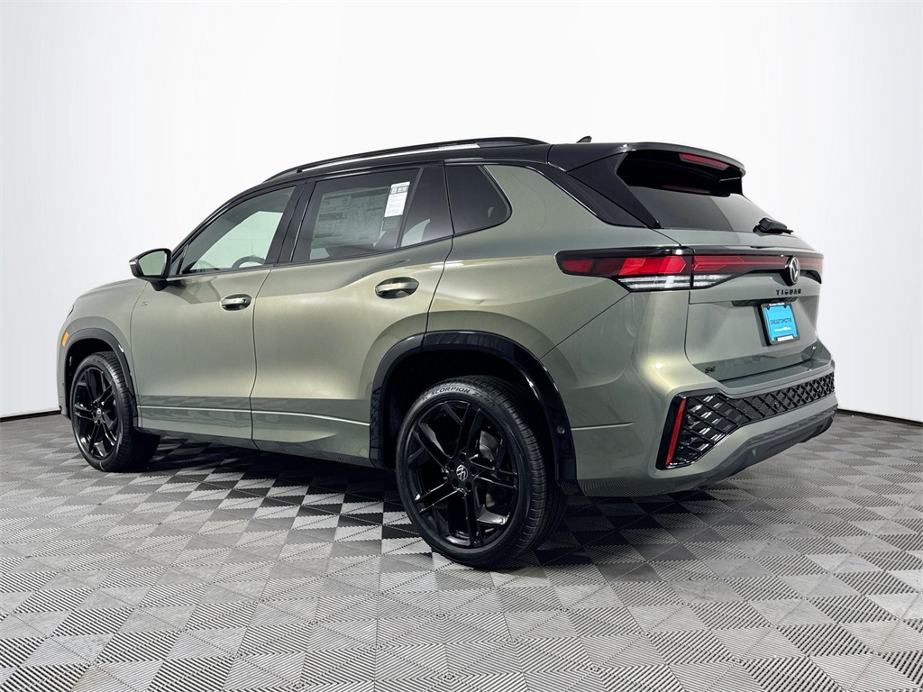2025 Volkswagen Tiguan SE R-Line Black photo 13