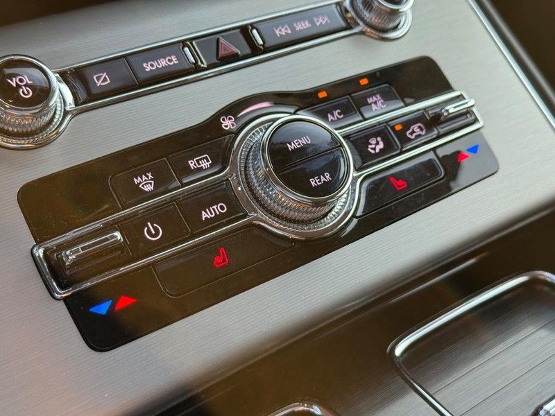 2022 Lincoln Aviator Standard photo 23