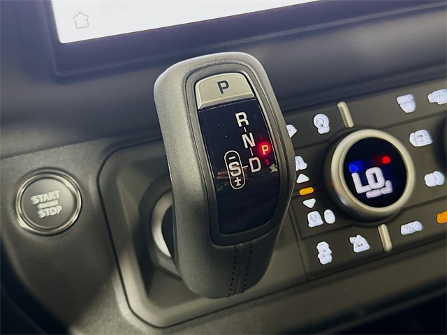 2025 Land Rover Defender 110 X-Dynamic SE photo 15