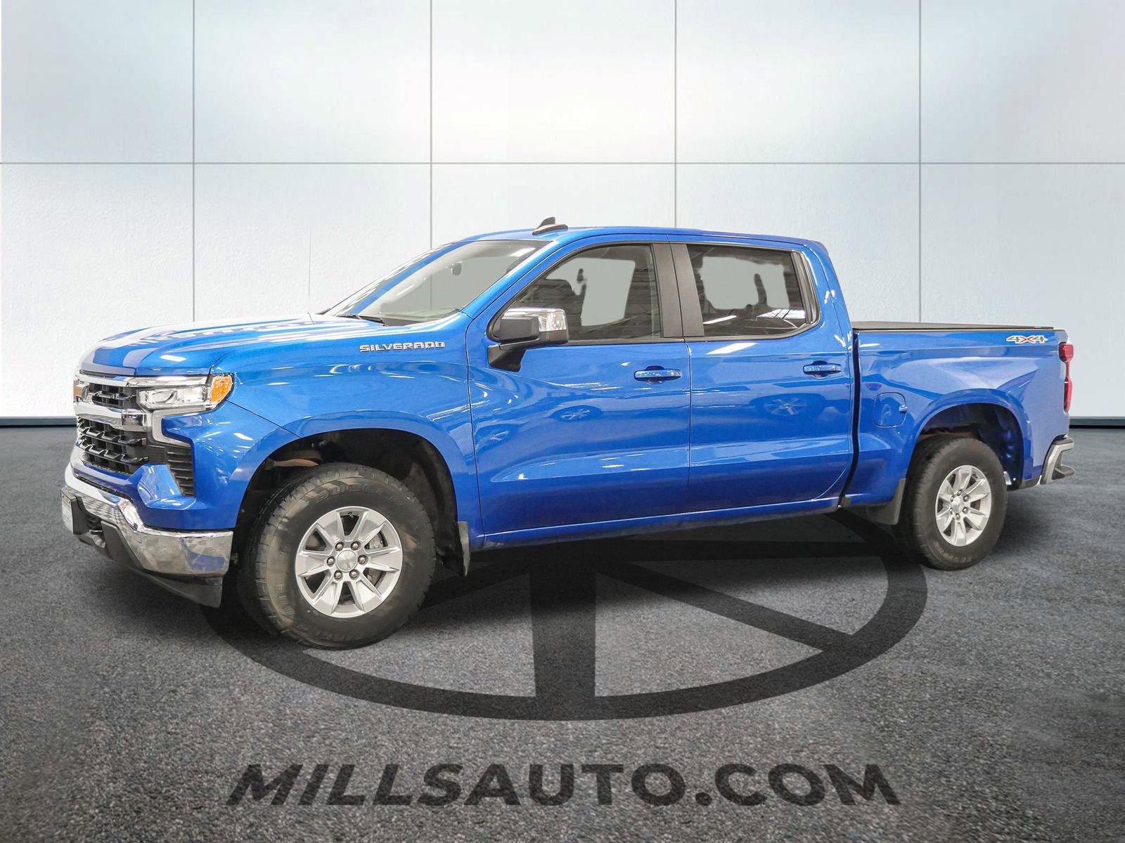 Used 2024 Chevrolet Silverado 1500 LT with VIN 1GCPDDEK6RZ156363 for sale in Baxter, Minnesota