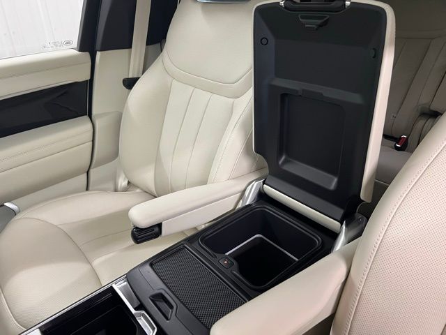 2025 Land Rover Range Rover Autobiography photo 25