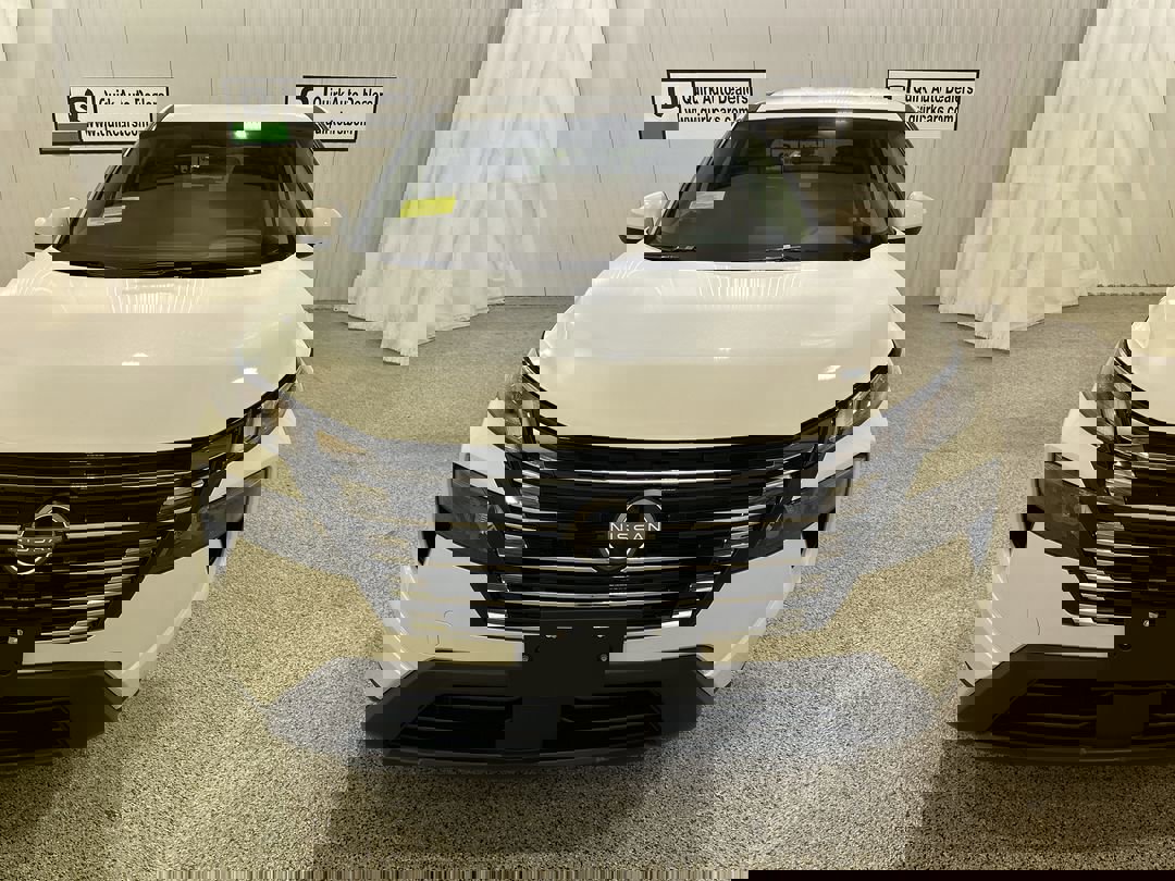 2026 Nissan Rogue SV photo 2