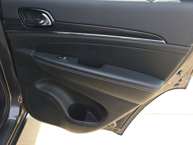 2021 Jeep Grand Cherokee Anniversary Edition photo 27